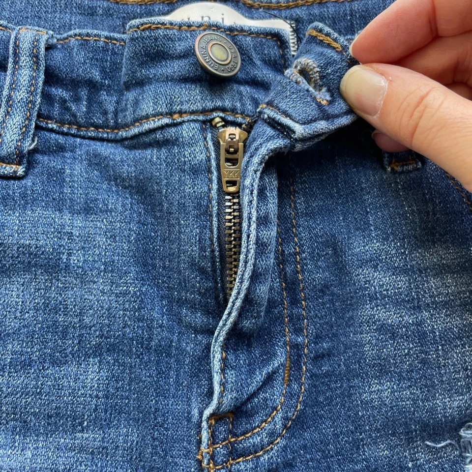 Pantalones cortos de mezclilla para mujer Eunina Cleo tiro medio alto bajo desgastado dobladillo deshilachado mediano Foto 2 de 4