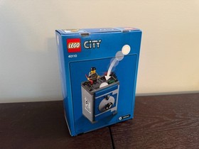 LEGO City 40110 Coin Bank - Buildable Safe with Minifigure (New/Sealed) Retired