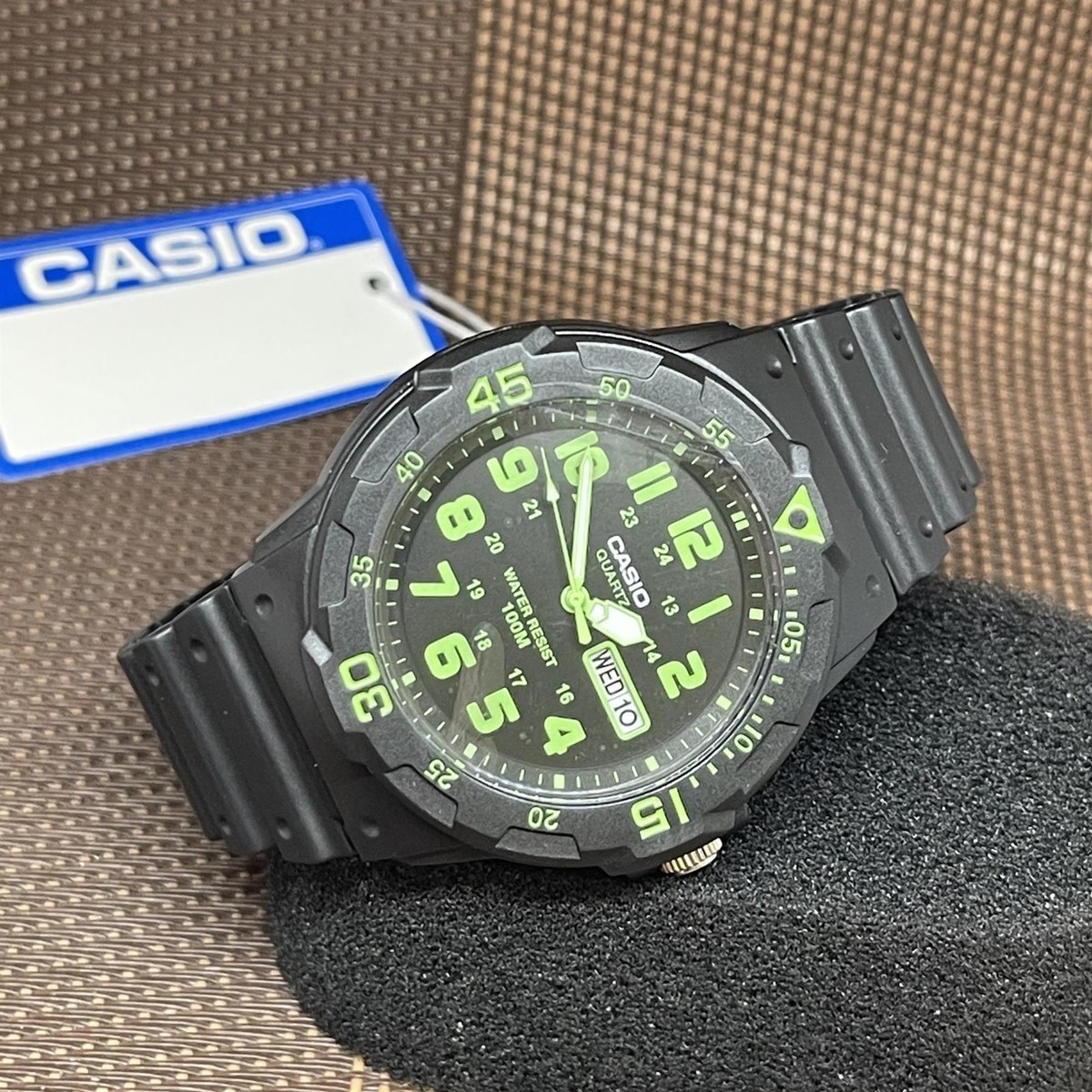 Casio MRW-200H-3BV Quartz Dive Watch 10ATM Resin Band Black Lime Green New s-l1200.jpg main image 2