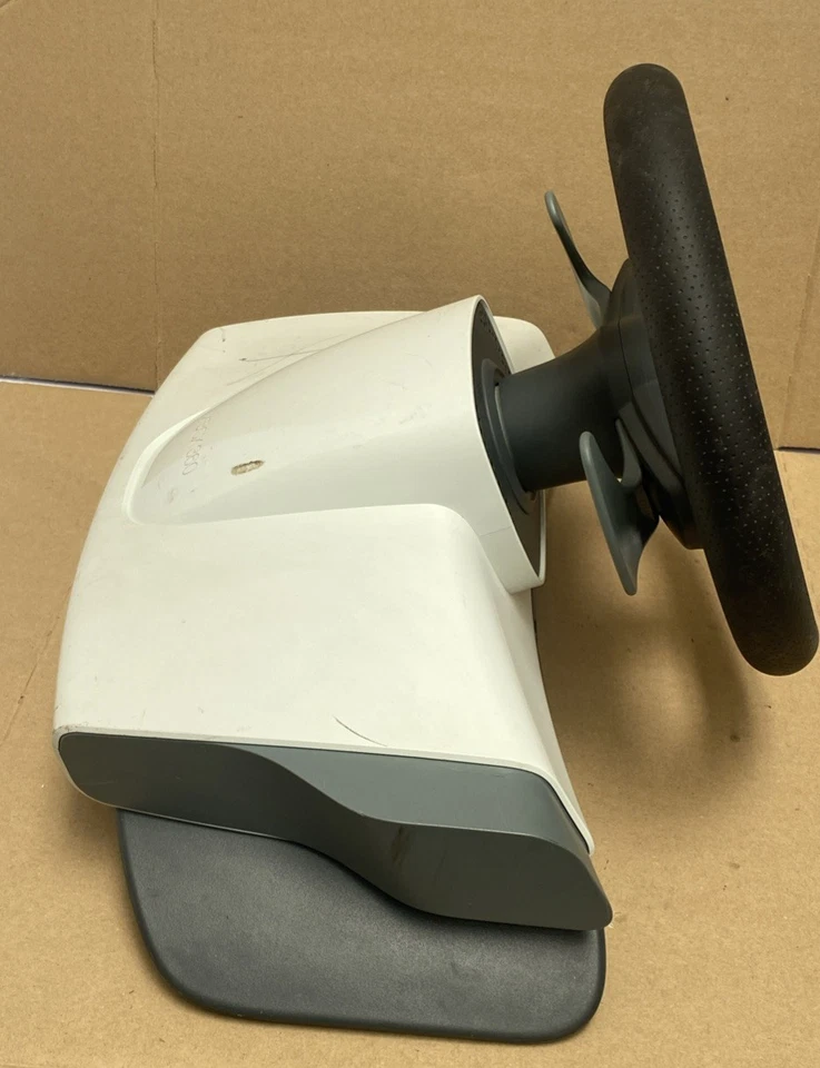 missing paddle Xbox 360 Wireless Racing Wheel with Force Feedback - Image 4 of 4