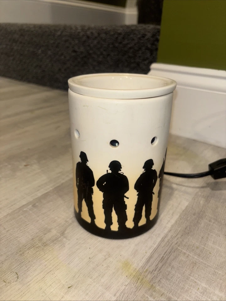 US Army Themed Scentsy Pot Wax Warmer Candle Holder Military Soldier Man Cave - Image 2 of 4
