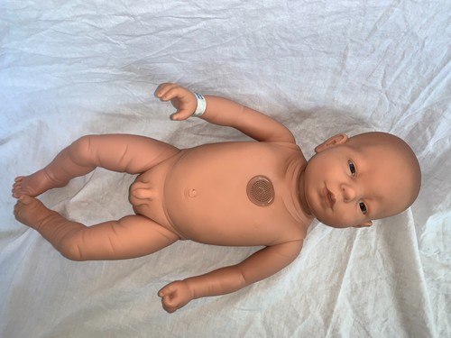 Muñeca RealCare Baby Think It Over G6 blanca niño caucásico hombre + accesorios FUNCIONA - Imagen 3 de 14