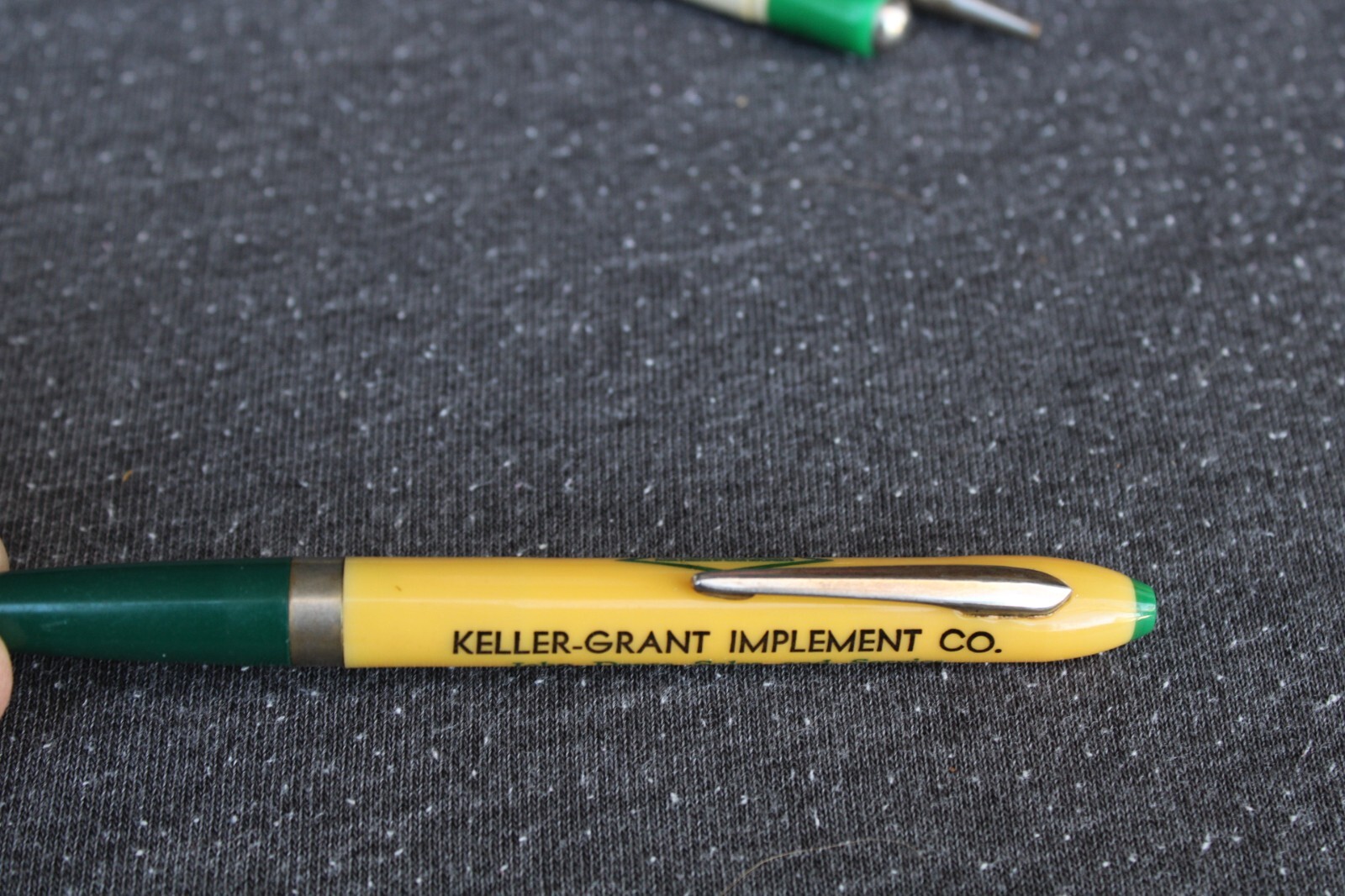 NEAR MINT * 1936 Logo JOHN DEERE Old Greensburg KS Advertising Mechanical Pencil