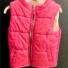 Carter  s Pink puffer vest with hearts size 5