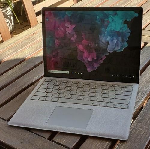 Microsoft Surface Laptop - Intel core i5 7th Gen - 256 GB SSD - 8 GB RAM Gray - Picture 2 of 12