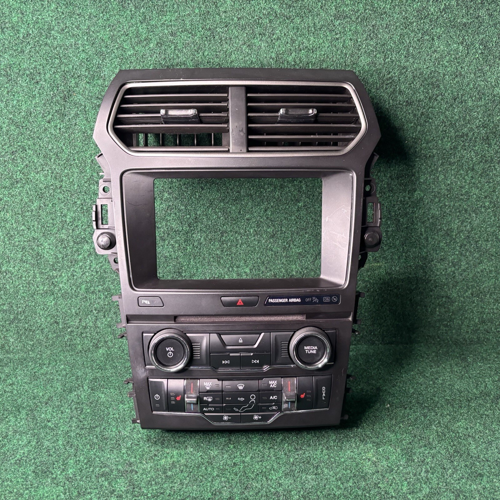 2016 - 2018 Ford Explorer Display Radio Climate Control Panel GB5T-18A802-EE OEM