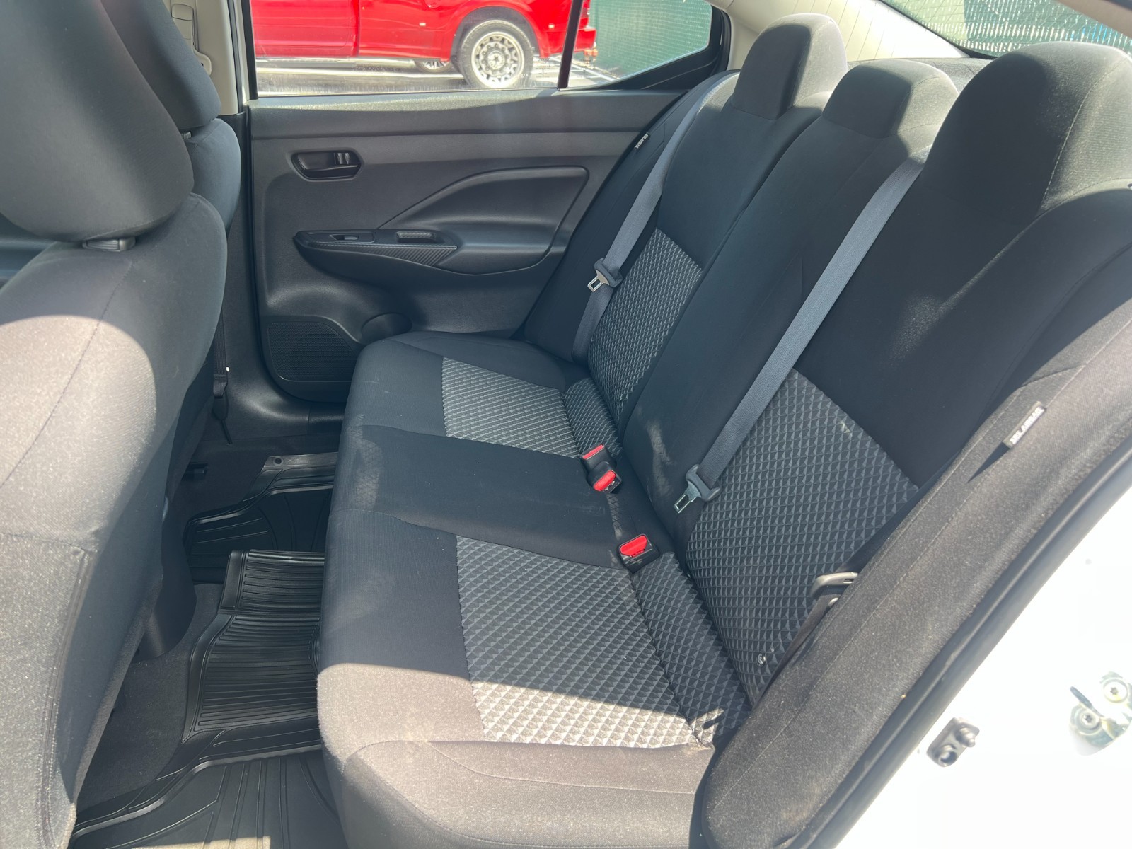 Nissan Versa - Image 22