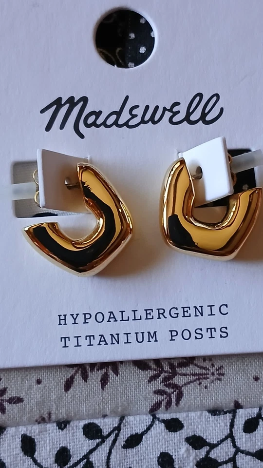 ✨️NWT Madewell Sculptural Chunky Hoop Earrings In Gold✨️ - Image 2 of 4