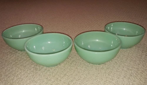 Lot of 4 FOUR VTG FIRE KING OVEN WARE JADEITE GREEN 5" CHILI SOUP CEREAL BOWLS