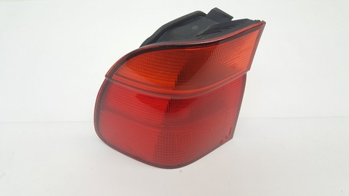 BMW 5er E39  Rückleuchte Rücklicht außen links  - 8371324  (X2)