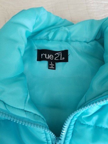Rue 21 Large Light Blue Quilted Vest Size L Zipper Front Open Side Pockets-COOL! - Picture 2 of 7