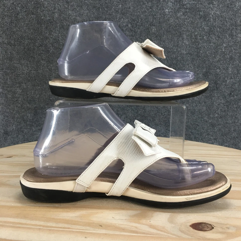 Sandalias LifeStride para mujer 7,5 M Ilsa tanga blancas imitación cuero puntera-poste confort Foto 2 de 4