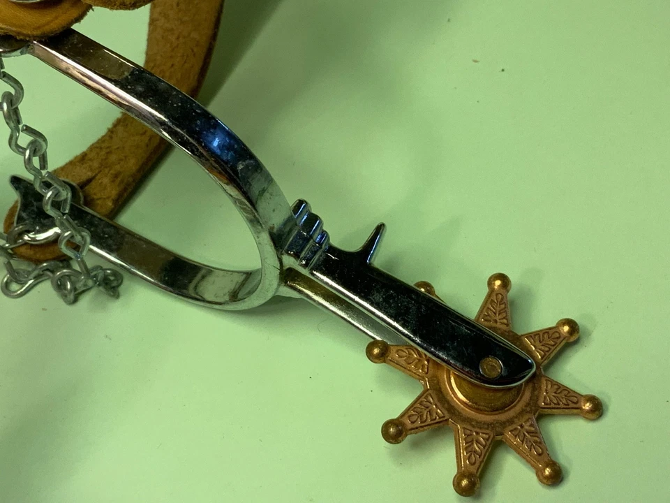 Estribo de caballo para niños Salvaje Oeste pistola honda vaquero montar cromo/cuero disfraz! Foto 2 de 4