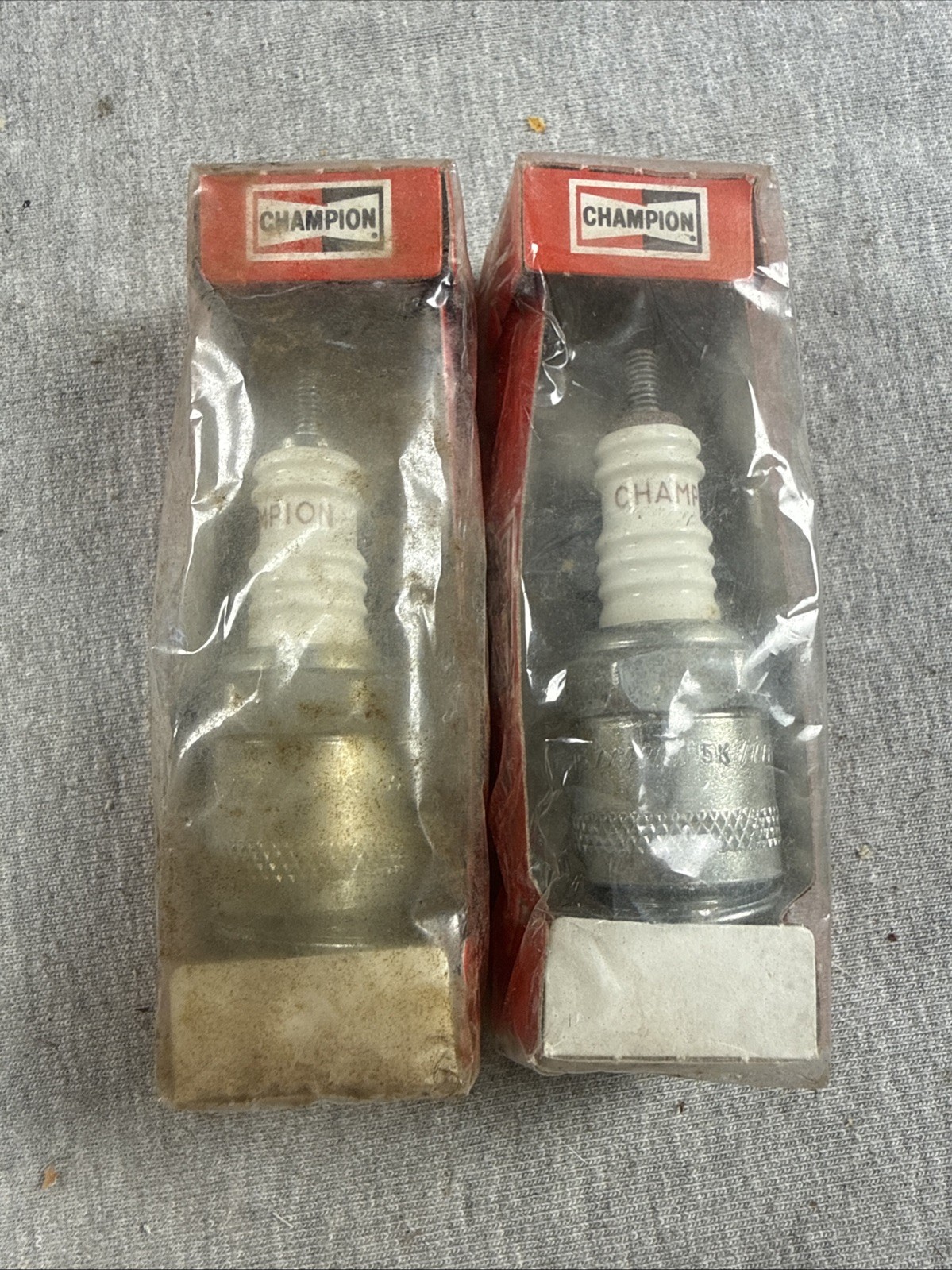 2 Vintage CHAMPION  J-11  SPARK PLUG NOS
