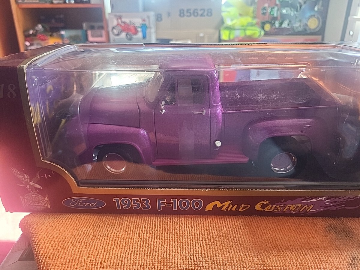 ROAD LEGENDS 1/18 フォードピックアップトラック 1953 Road Legends 1953 Ford F-100 Pickup Truck 1/18 Scale Diecast
