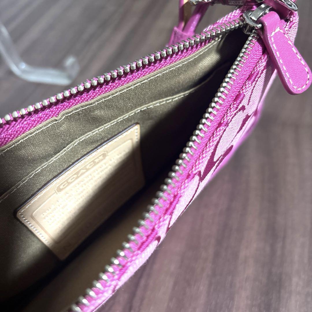 美品✨Coach Accessory Pouch Leather Pink Rare COACH Signature Canvas Accessory Pouch 6094 Pink Logo