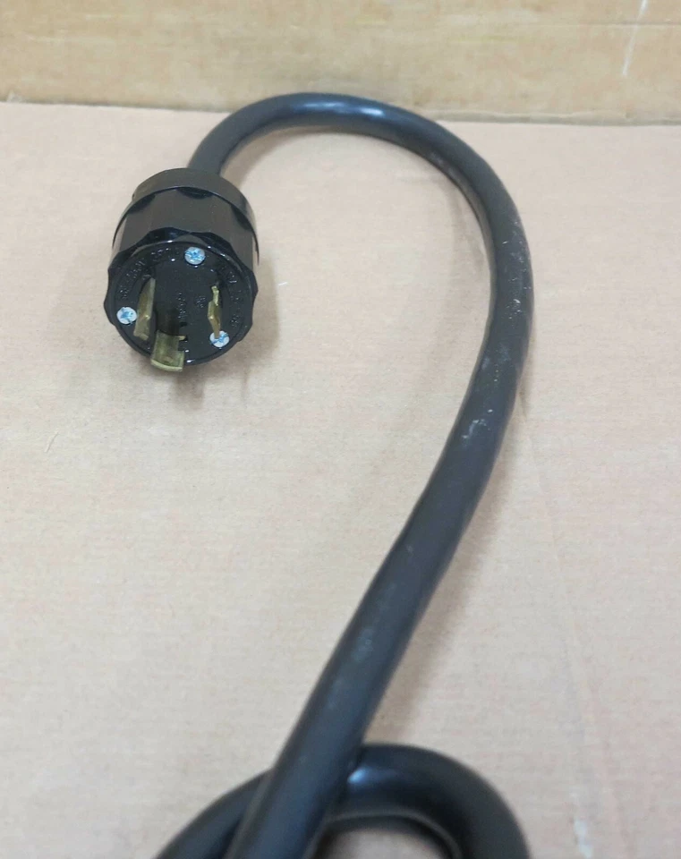 New Fujitsu Vertiv NEMA 4.9kW PDU 24x C13 3M Power Strip 1U 30A KNR:03.535.206.1 - Image 2 of 4