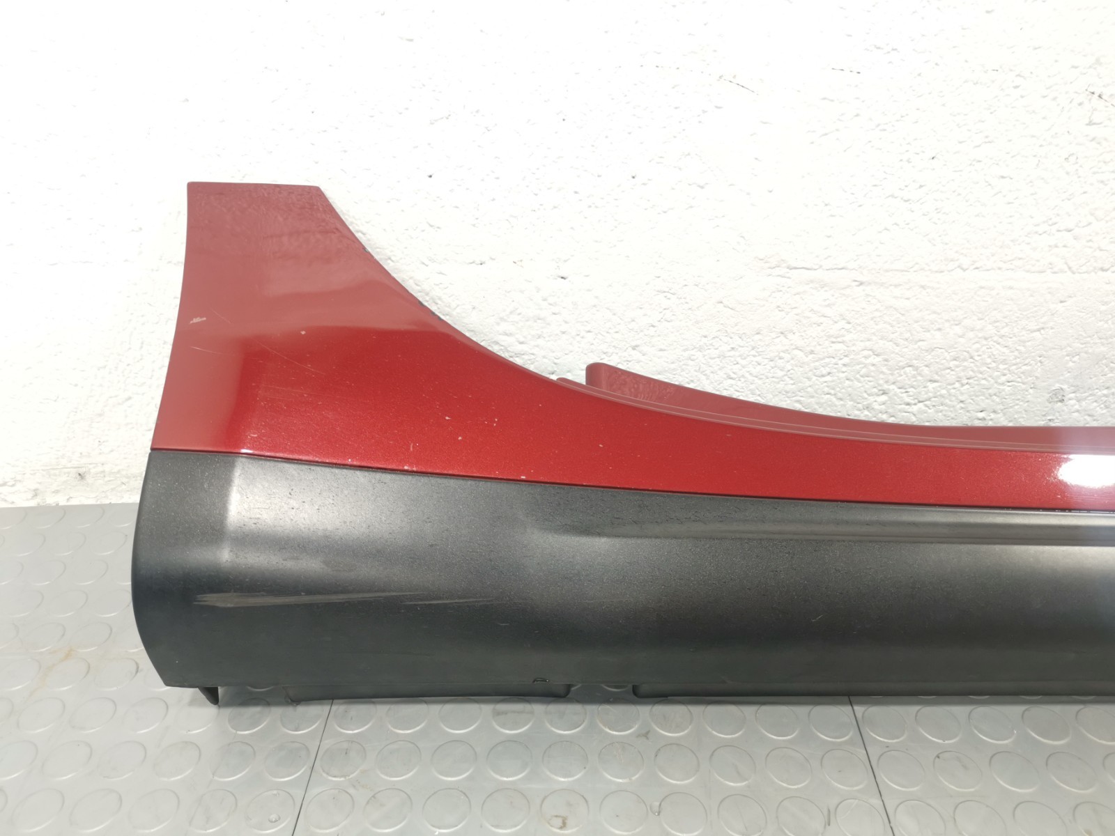 Maserati Ghibli S AWD 3.0 2014 V6 Right Passenger Side Skirt Rocker Panel Red