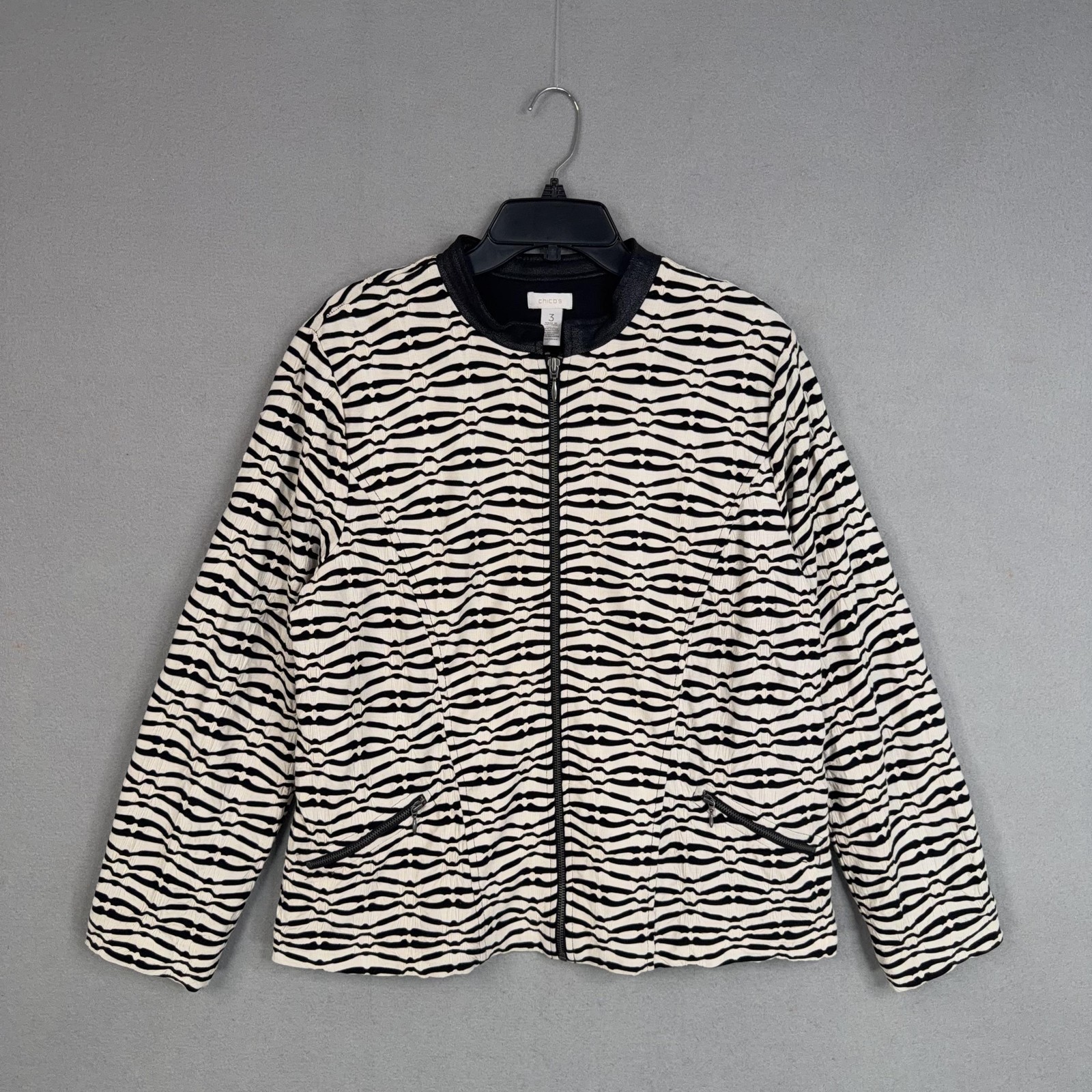 Chicos Jacket Womens Size 3 Black White Stripe Knit Zip Pockets Lined Stretch