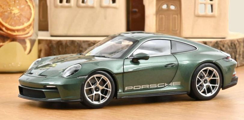 Porsche 911 S/T 2023 Vert Malachite Norev 1/18 miniature de collection haut de gamme