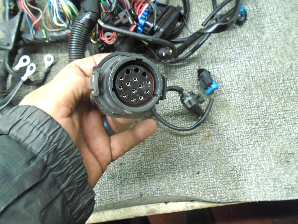 CONJUNTO DE ARNÉS DE CABLES DE MOTOR 880616T05 fueraborda Mercury Verado 4 tiempos 225 hp-275 hp Foto 2 de 4