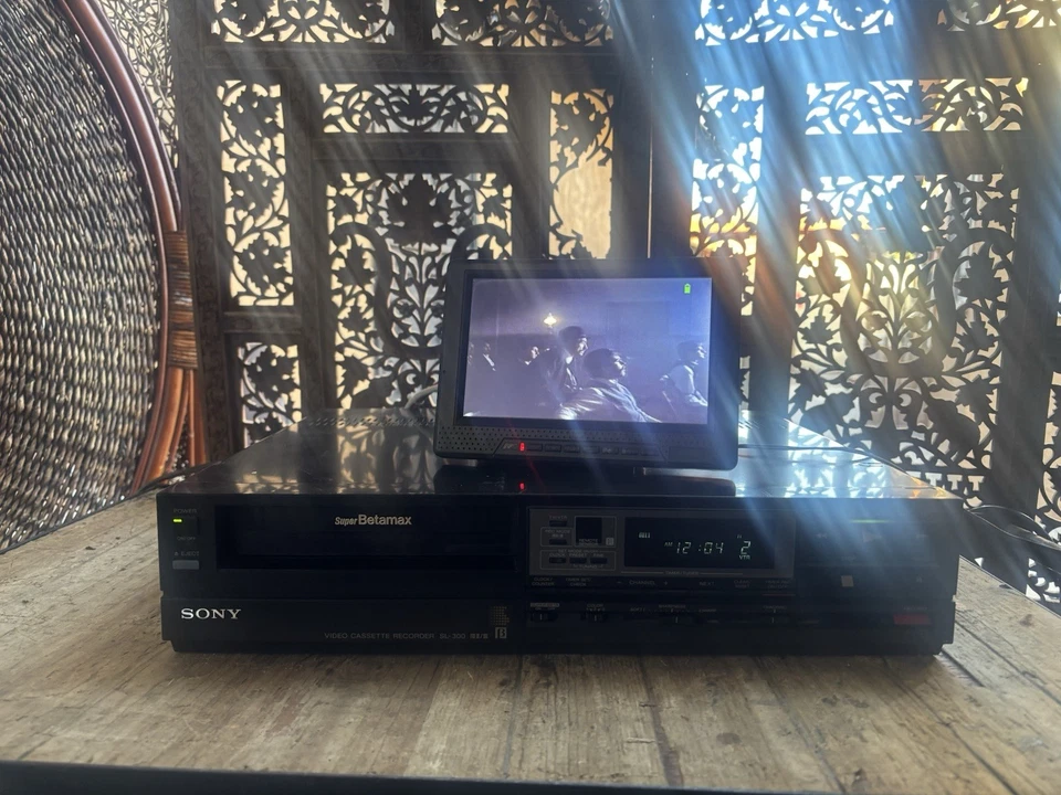 Grabadora de casete de video Sony SL-HF300 Beta Betamax *Sin control remoto  Foto 2 de 4