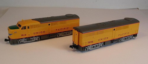 Life Like Spur N 1/160 Diesellok F2A + B-Unit beide motorisiert UP USA #1587 | Zustand: Gebraucht