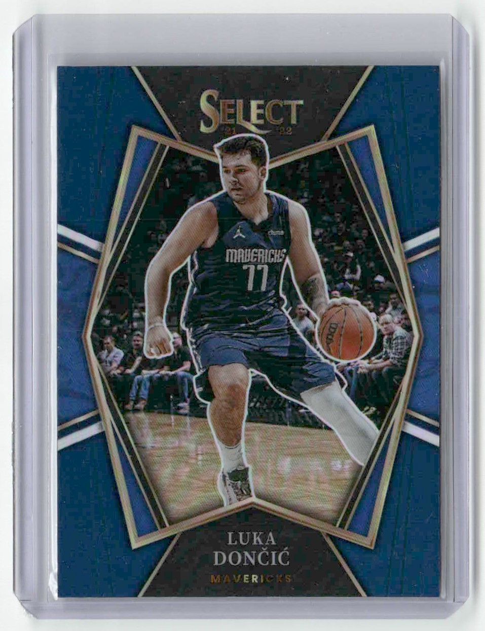 Luka Doncic 2021-22 Panini Select Blue Prizm Premier Level Dallas Mavericks #117