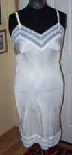 Vintage RICHFORM Woman's White 100 Nylon Full Slip w/ lace trim Size 36