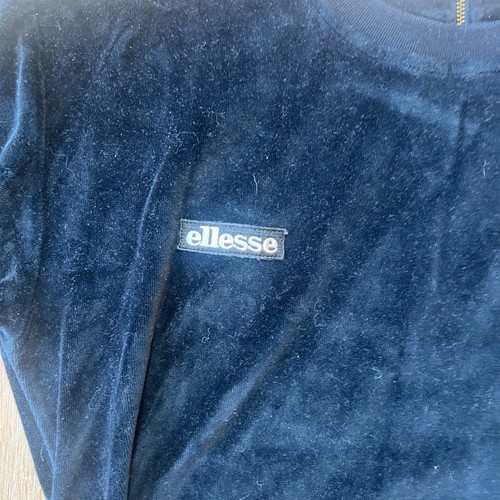 Ellesse Velvet Black Crop Top Tshirt Womens Zip Logo Plain Minimal Sport Gym 6 - Picture 3 of 6