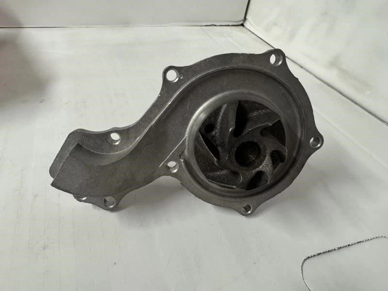 Водяной насос подходит для 97–00 Audi A4 quattro и 98–00 Volkswagen Passat 1,8 л с турбонаддувом - Изображение 2 из 3