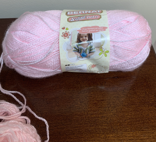 Partially Unraveled - Bernat Softee Baby Skein Yarn Pink 100% Acrylic 5 oz - Bild 3 von 5