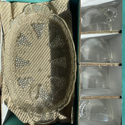Vintage Anchor Hocking Glass Serva-Snack Set Grape Design Set of 4 In Orig. Box 