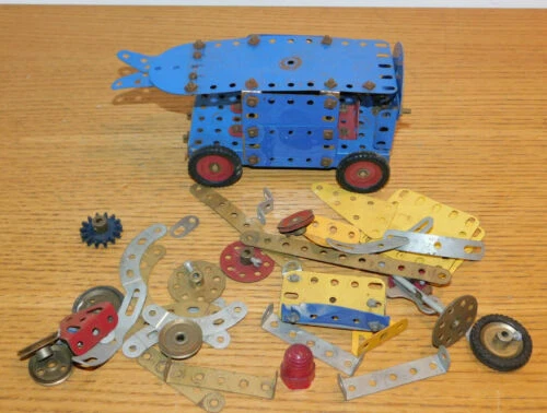 MECCANO jeu ancien jouet construction métallo pièces détachées ( avant