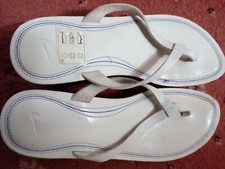 Ladies White Nike Flip Flops Sandals with wide heels(6.5cm) Size 6.5 