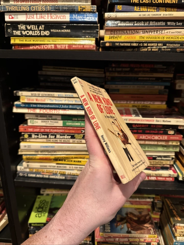 A NEW KIND OF LOVE by Williams, Dell #6329, humor sleaze gga movie vintage pb Foto 2 de 4