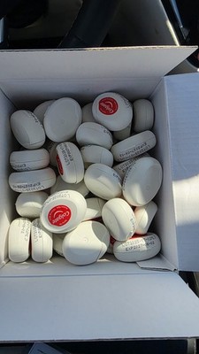 Colgate Dental Floss Mint Flavor 72 Units White Waxed Shred Resistant