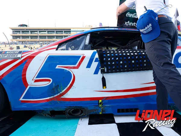 KYLE LARSON 2025 HOMESTEAD WIN RACED VERSION HENDRICKCARS.COM 1/24 ARC DIECAST - Image 2 of 4
