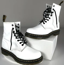 Dr Martens Womens 1460 Smooth White Leather 8 Eyelet Boots Lug Sole Laces, 7 NEW