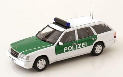 Triple 9 1:18 Mercedes E-Class T-Model S124 (1995) Polizei grün