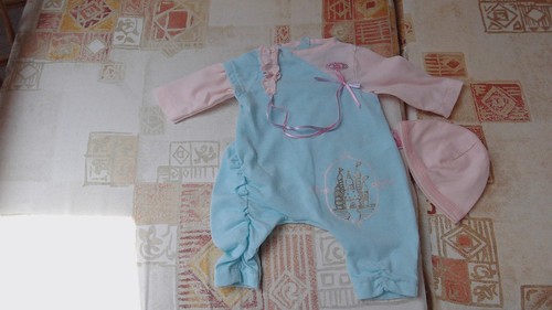 A Baby Annabell Vintage 2 Piece Outfit in Excellent Condition For 43cm Dolls