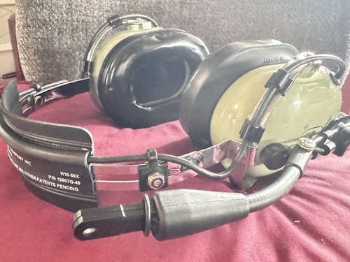 David Clark H10-56X Aviation Headset with FREE Ear Seal and Cover Head Pads. - Afbeelding 1 van 15