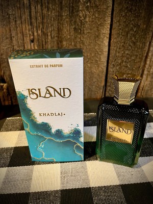 Khadlaj Island Extrait de Parfum Spray for Unisex, 3.4 Fl Oz  (100 ml)