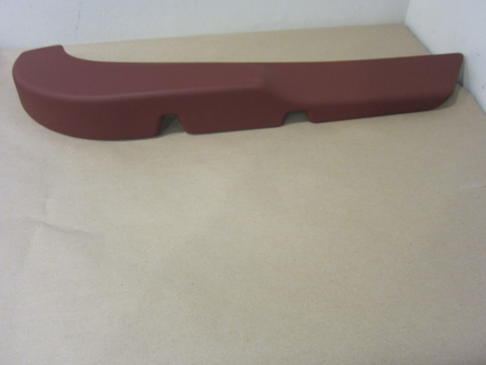 Maserati GranTurismo. LH Door Pocket/Bordeaux. Part#68257207