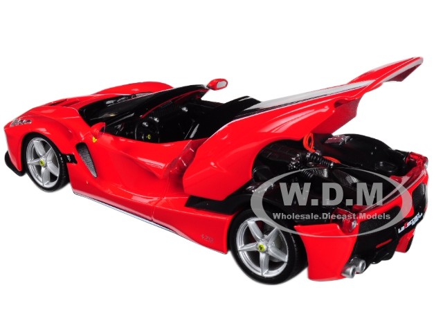 FERRARI LAFERRARI F70 APERTA RED 1/24 DIECAST MODEL CAR BY BBURAGO