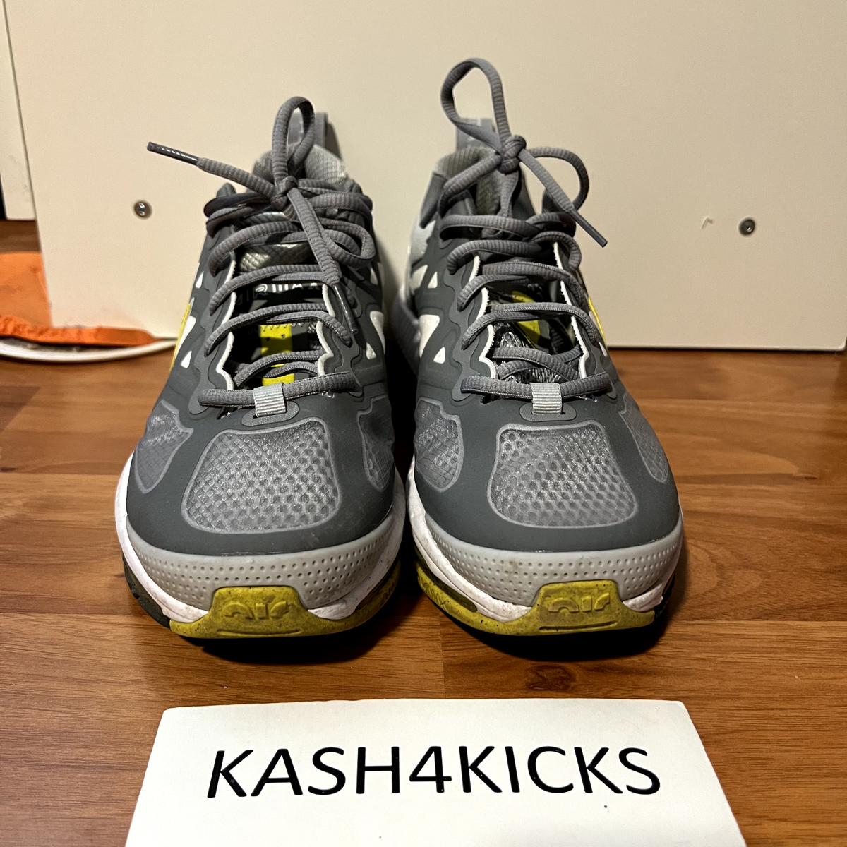 Nike Air Max Genome Mens Sneakers Gray Fog Particle Gray Volt Size 8 CW1648-005 Nike Air Max Genome Gray Fog Particle Gray Volt CW1648-005  main image 4