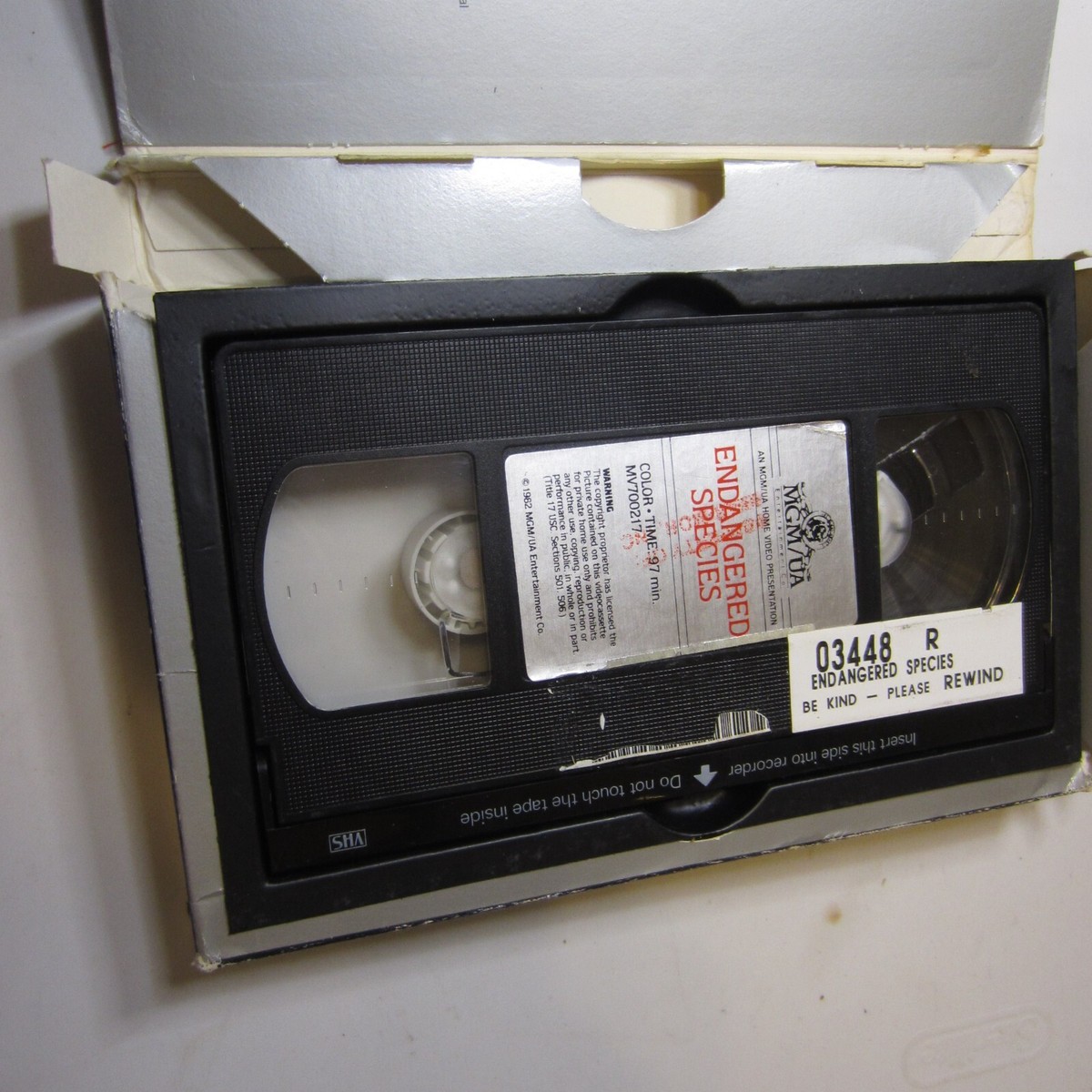 ENDANGERED SPECIES (1982) VHS Horror Thriller Rare MGM/UA