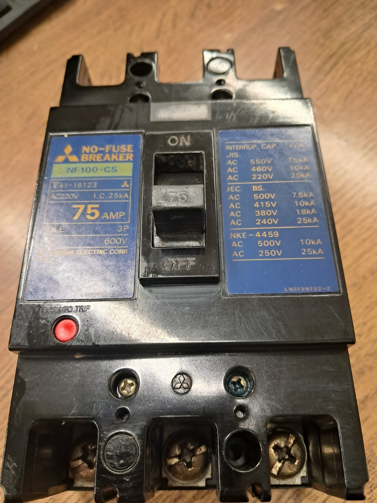 Mitsubishi Electric NF100-CS No-fuse Breaker 3 Pole 75 Amp AC220V