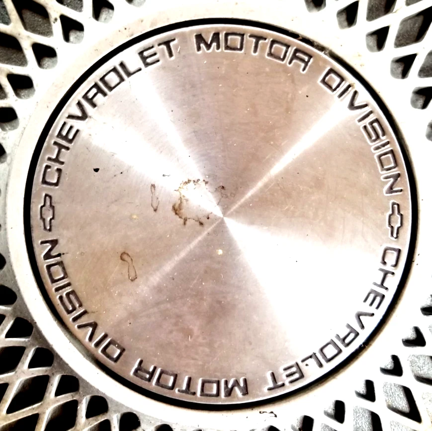 Tapacubos cubierta de rueda de plástico de encaje de 14" Chevrolet Lumina 1990-1994 OEM 10119573 Foto 3 de 4