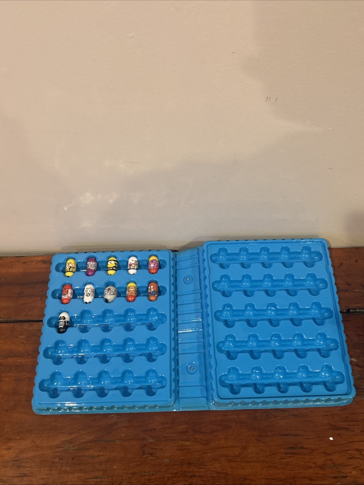 11 Mighty Beanz and Case